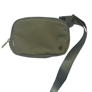 Lululemon Everywhere Belt Bag